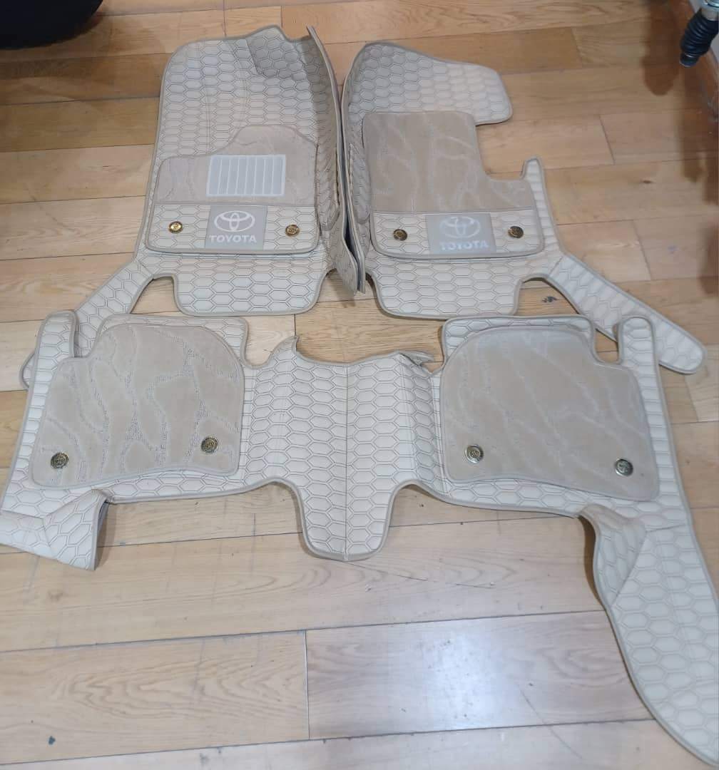 Toyota Land Cruiser floor mat 2016